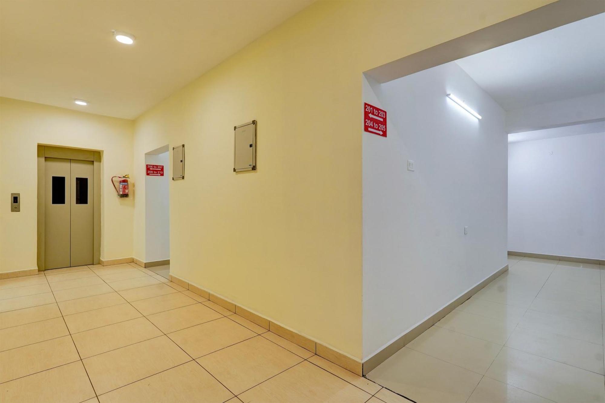 Super Hotel O Valasaravakkam Near Chandra Metro Mall Chennai Exterior foto